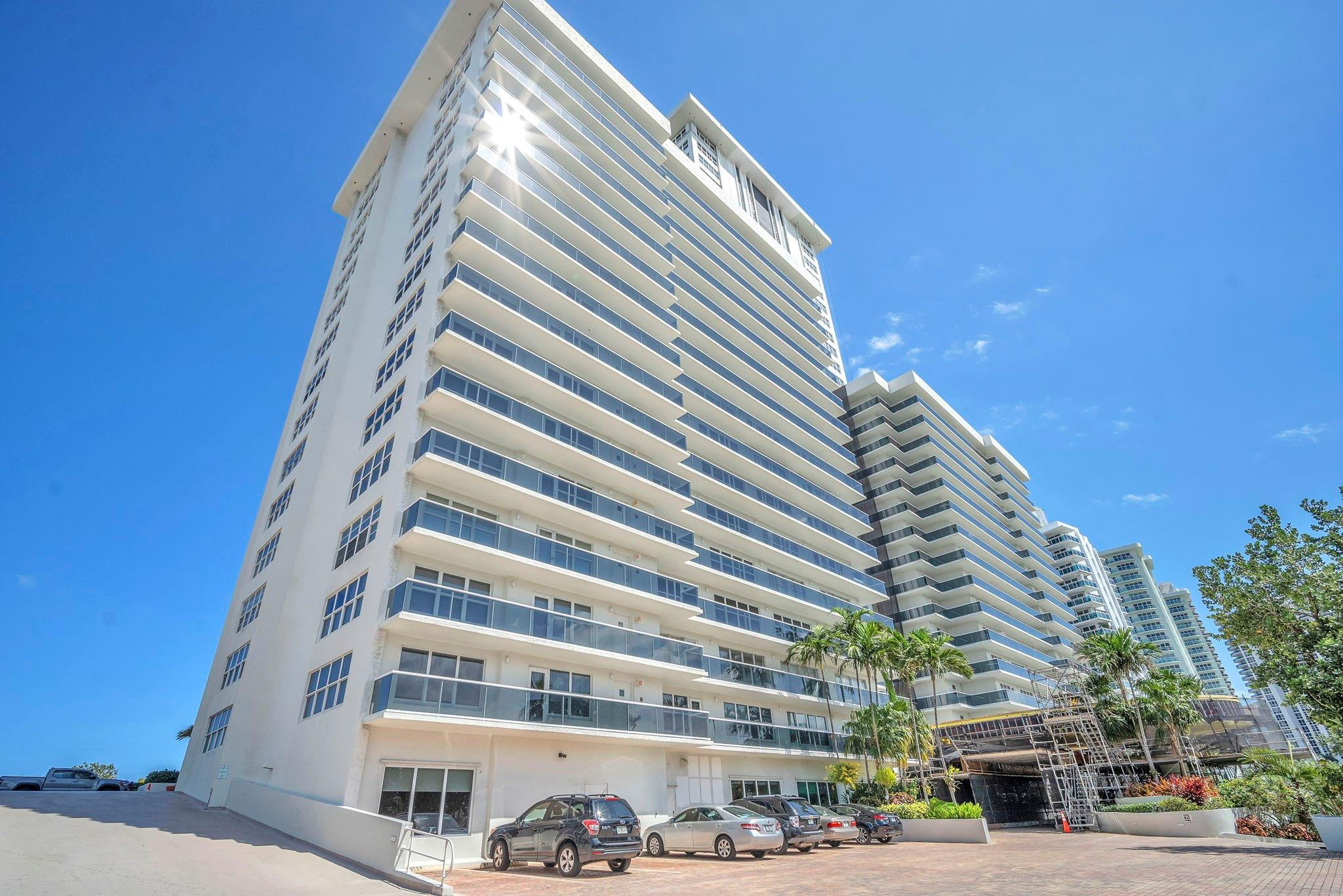 3500 Galt Ocean Dr 114