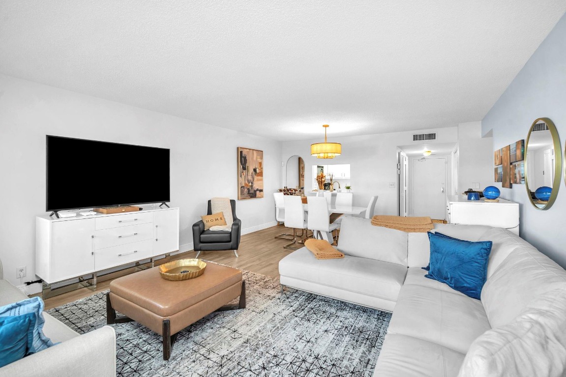 3500 Galt Ocean Dr 114