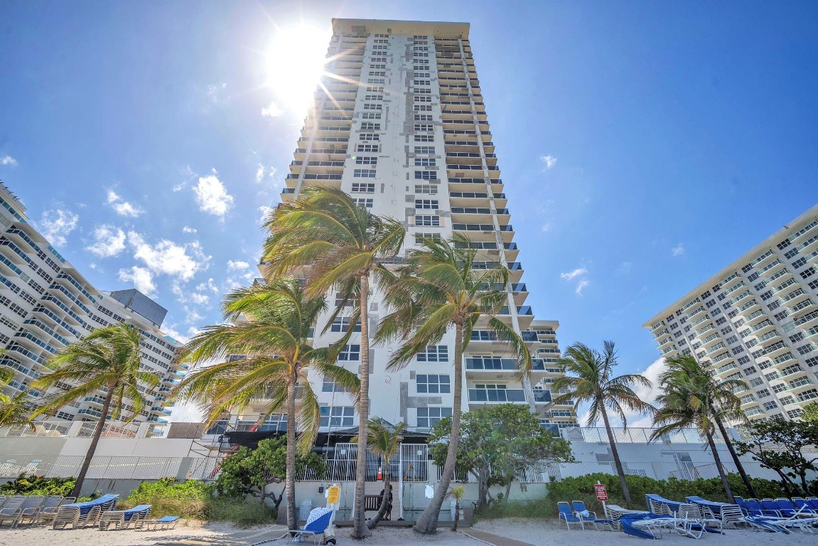 3500 Galt Ocean Dr 114