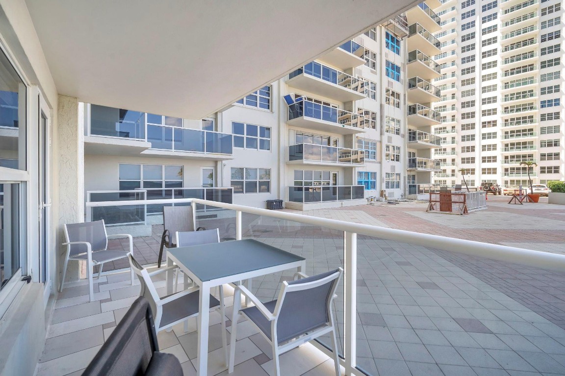 3500 Galt Ocean Dr 114