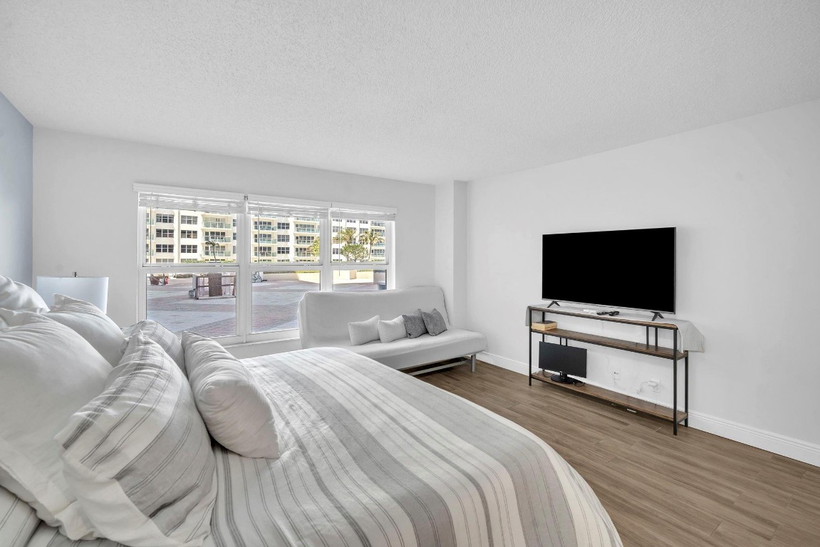 3500 Galt Ocean Dr 114