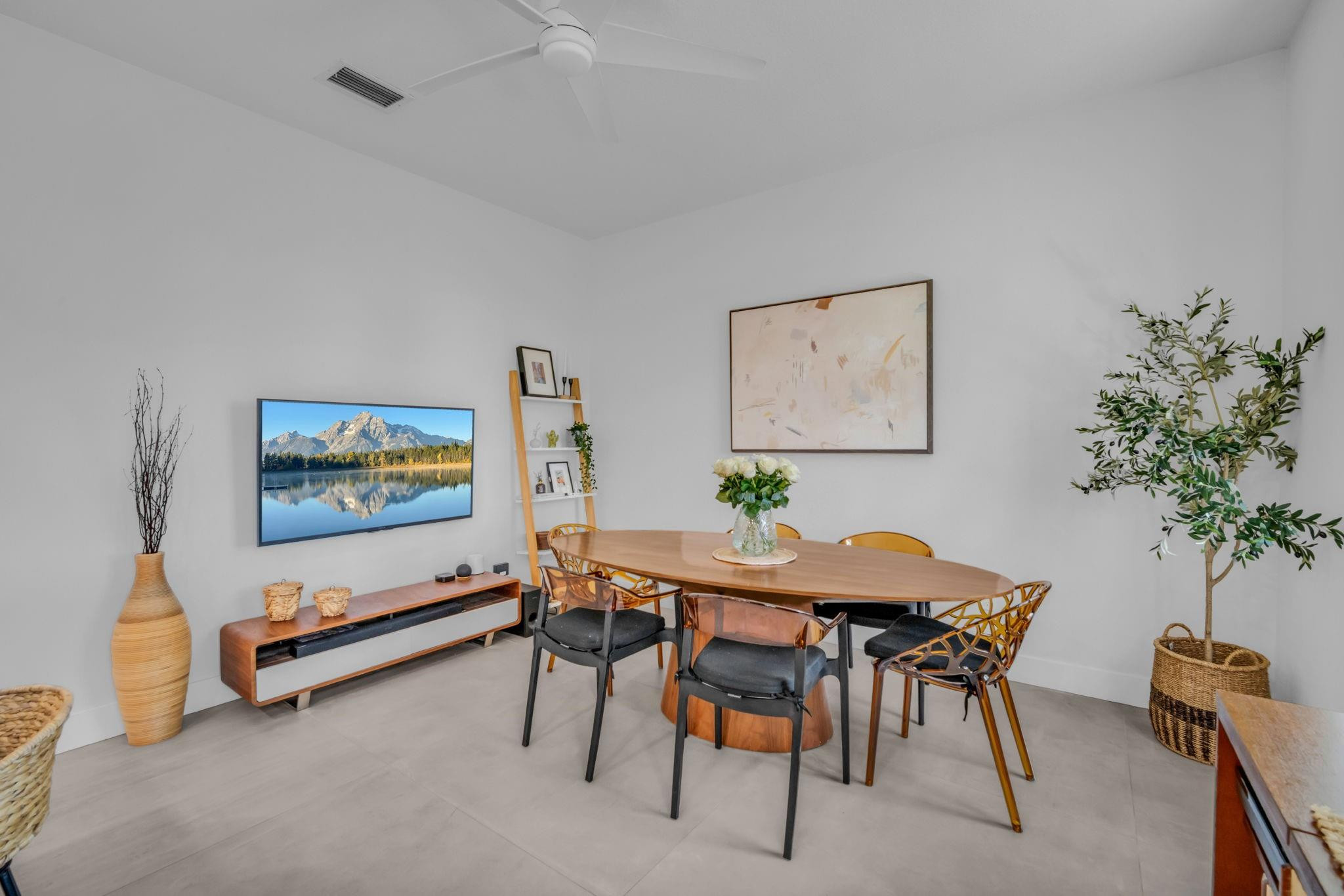 2420 Venetian Way 2420