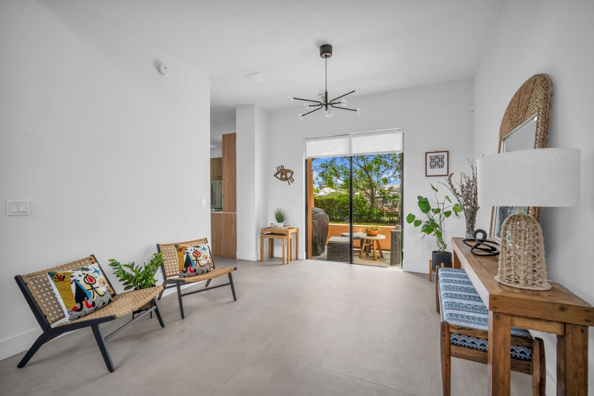 2420 Venetian Way 2420