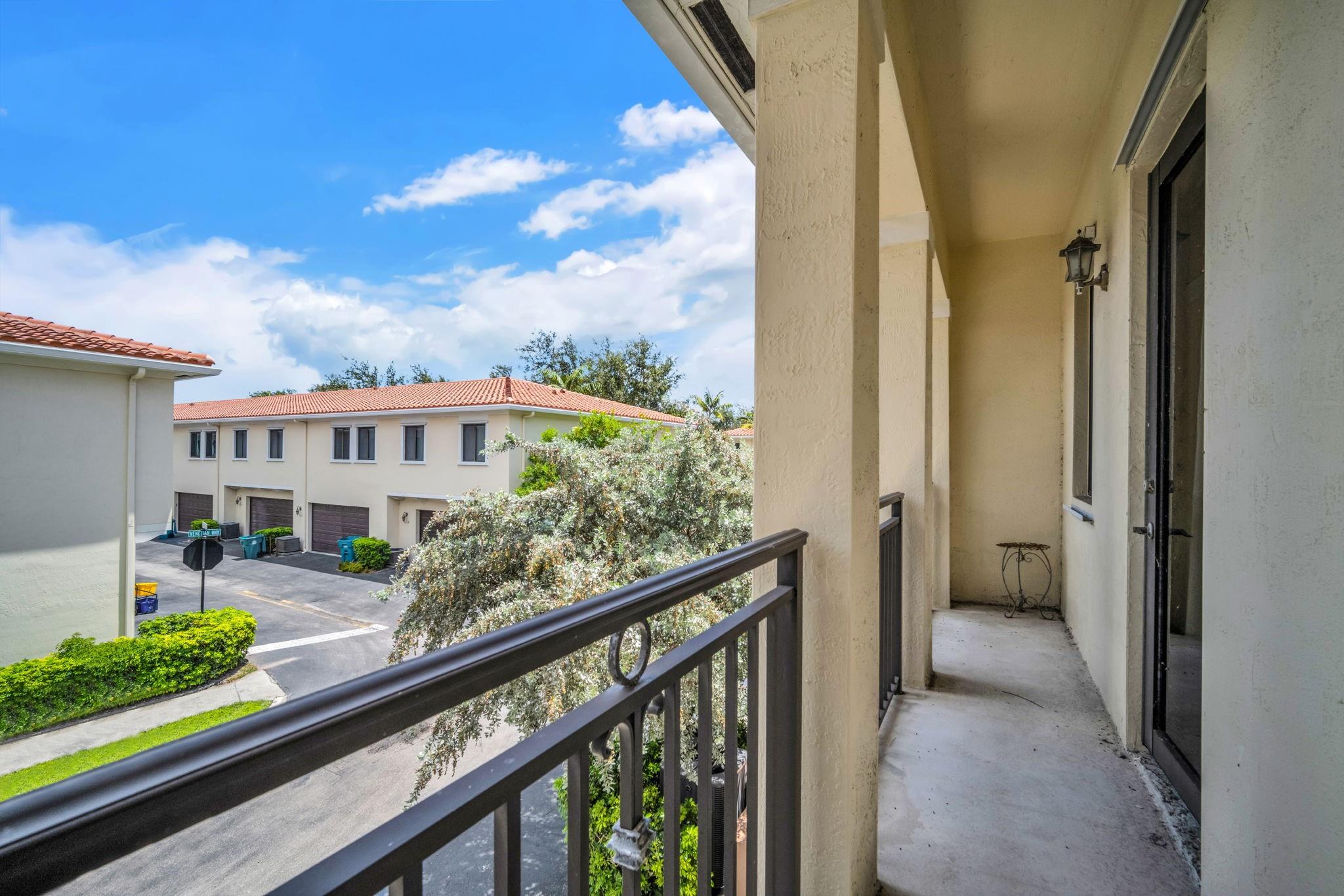 2420 Venetian Way 2420