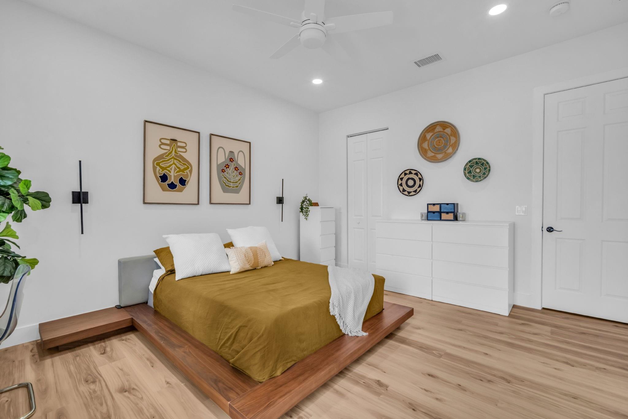 2420 Venetian Way 2420