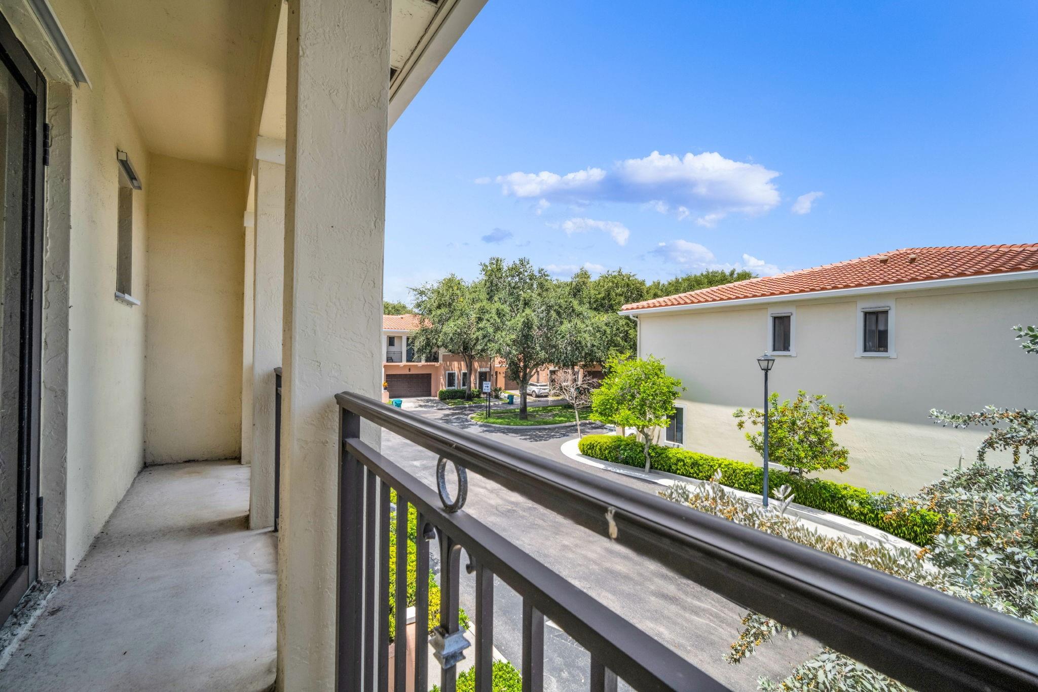 2420 Venetian Way 2420