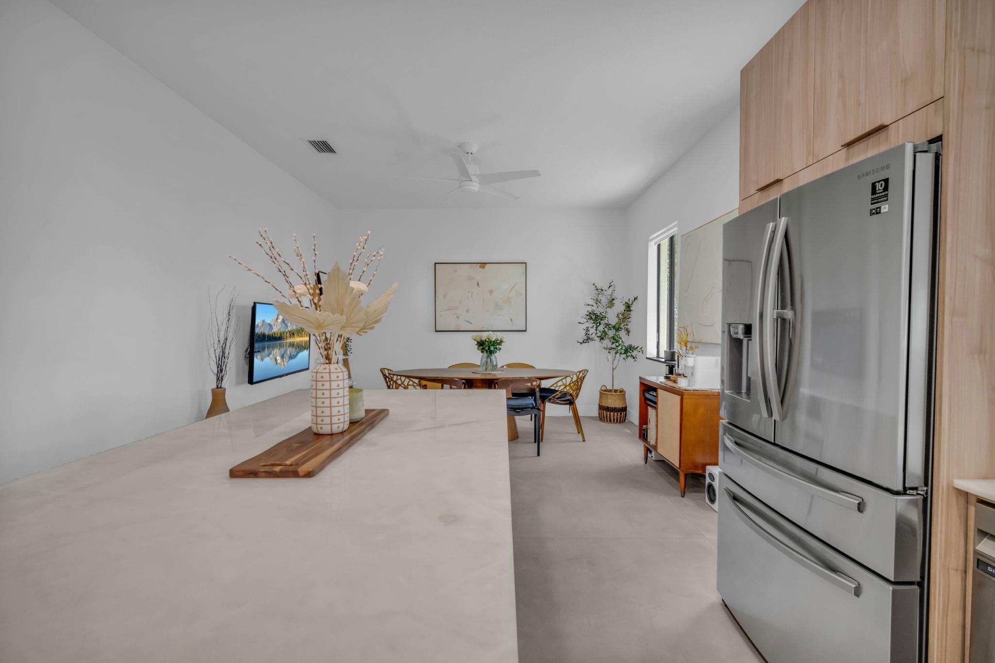 2420 Venetian Way 2420