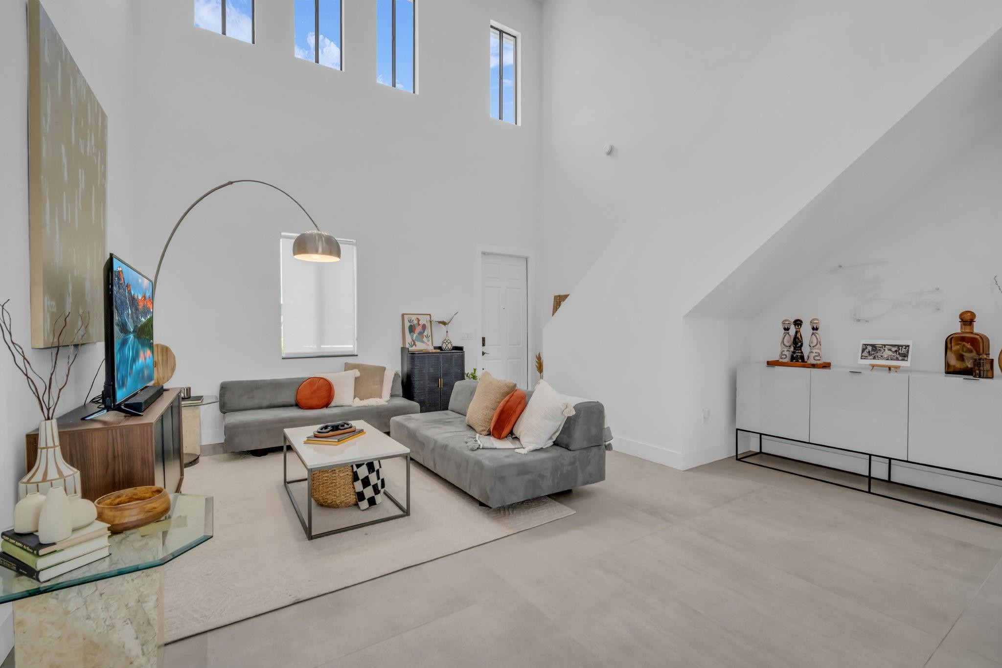 2420 Venetian Way 2420