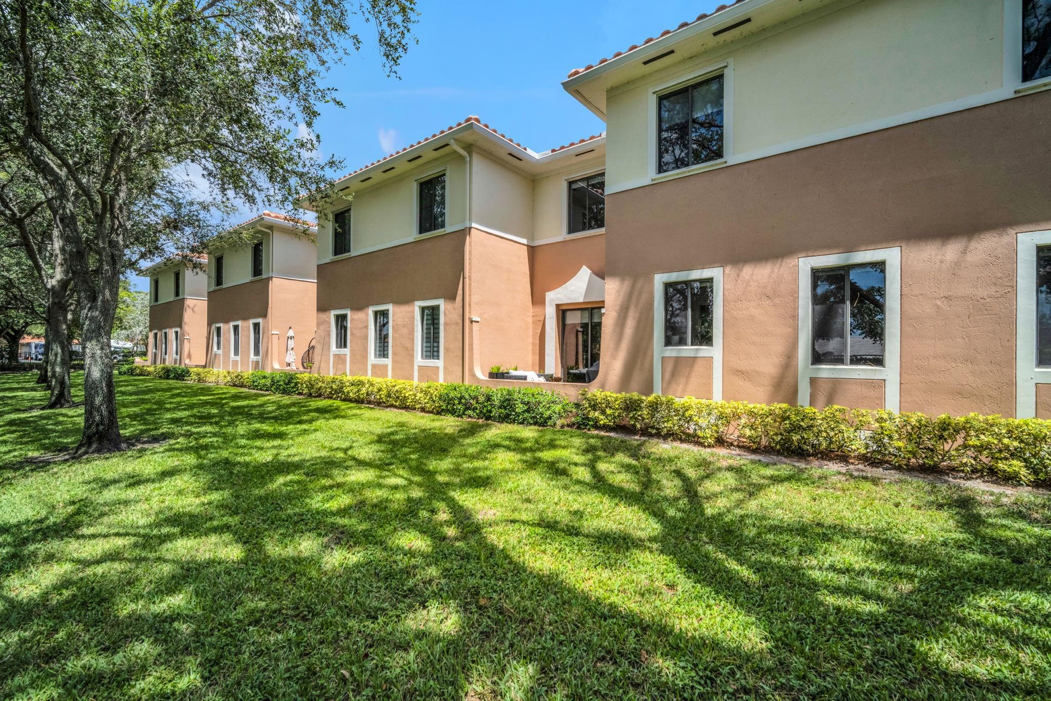 2420 Venetian Way 2420