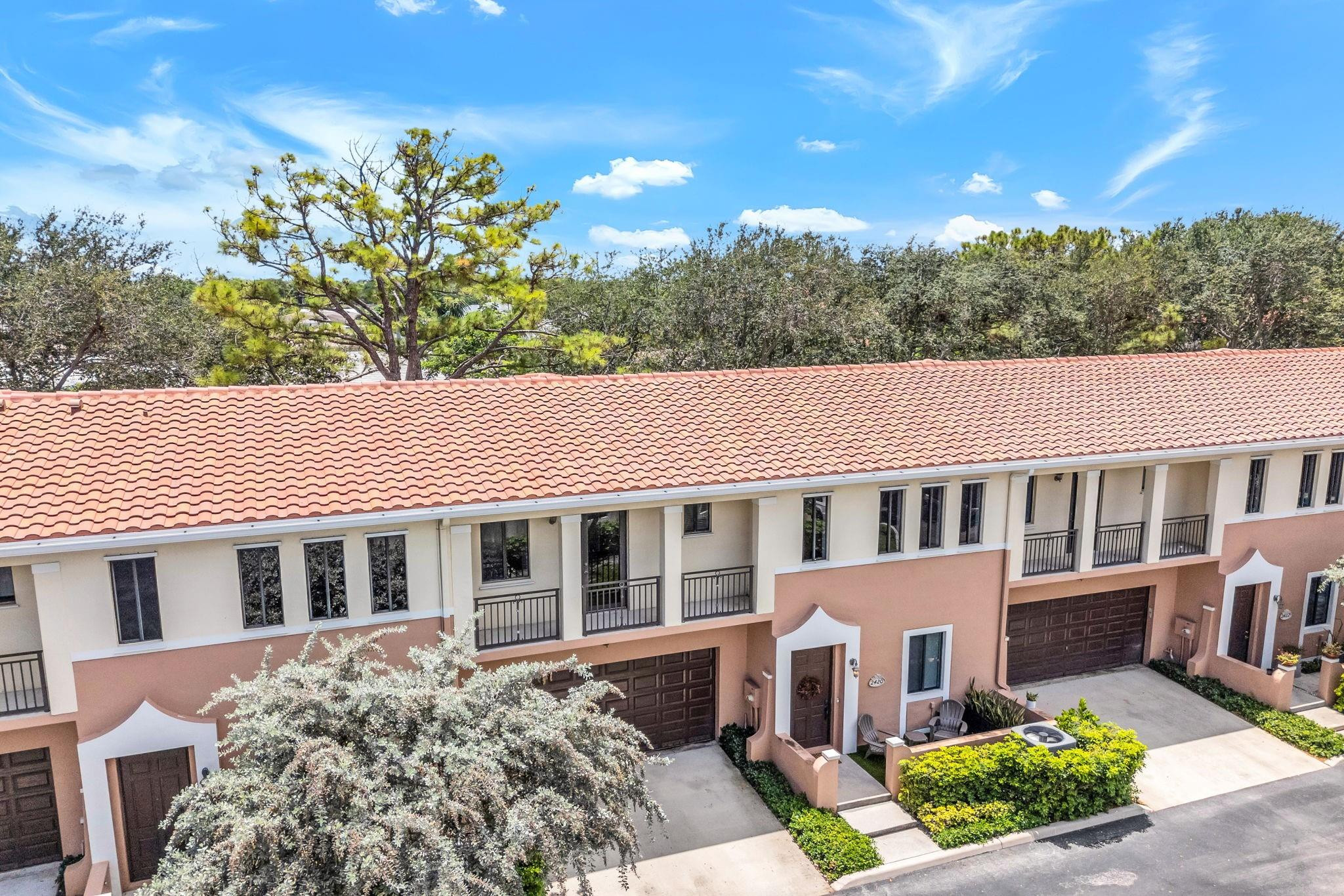 2420 Venetian Way 2420