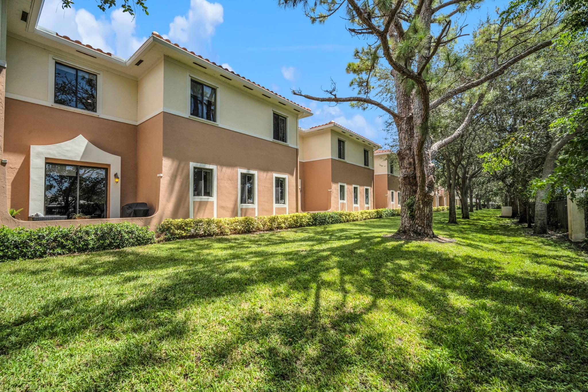 2420 Venetian Way 2420