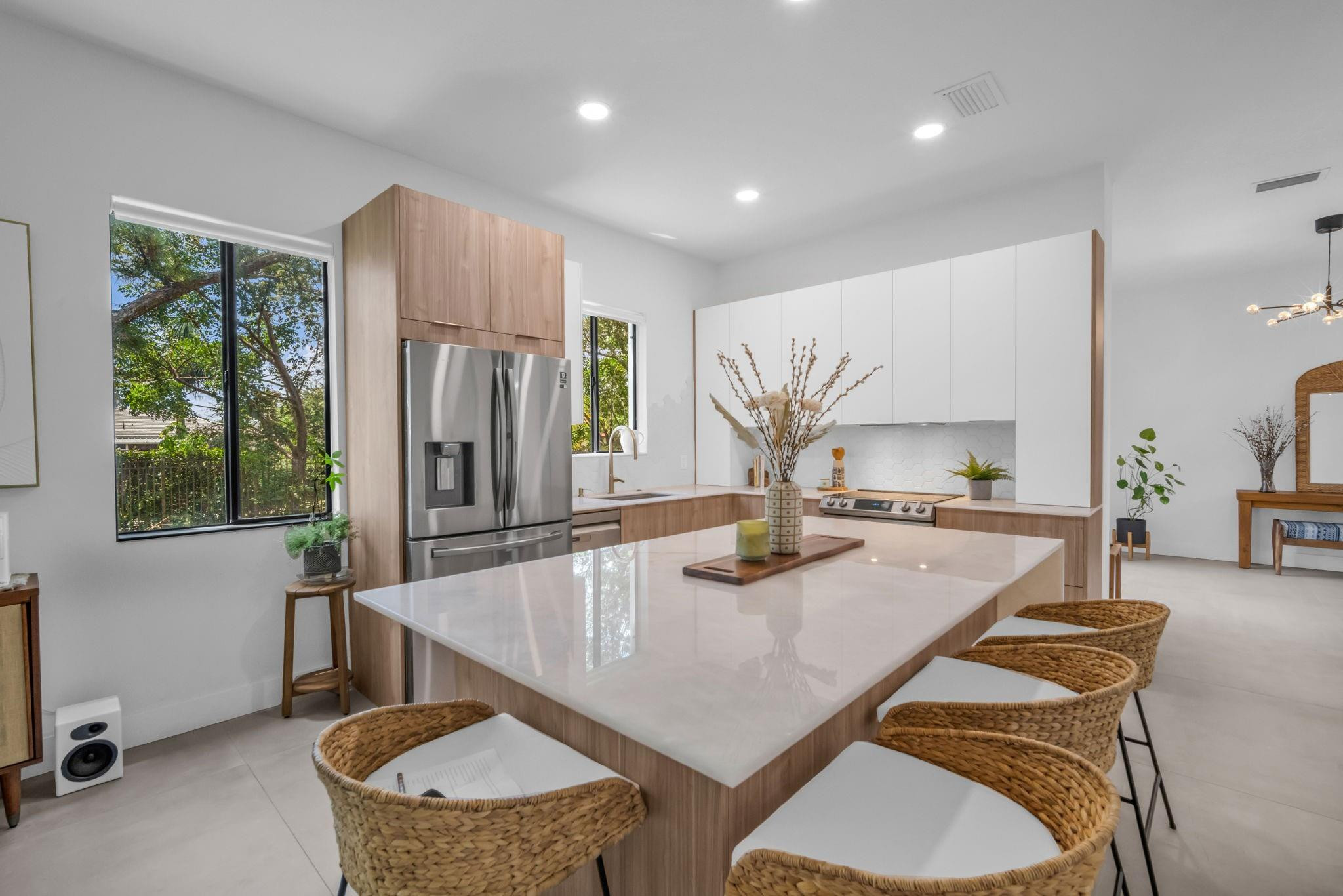 2420 Venetian Way 2420