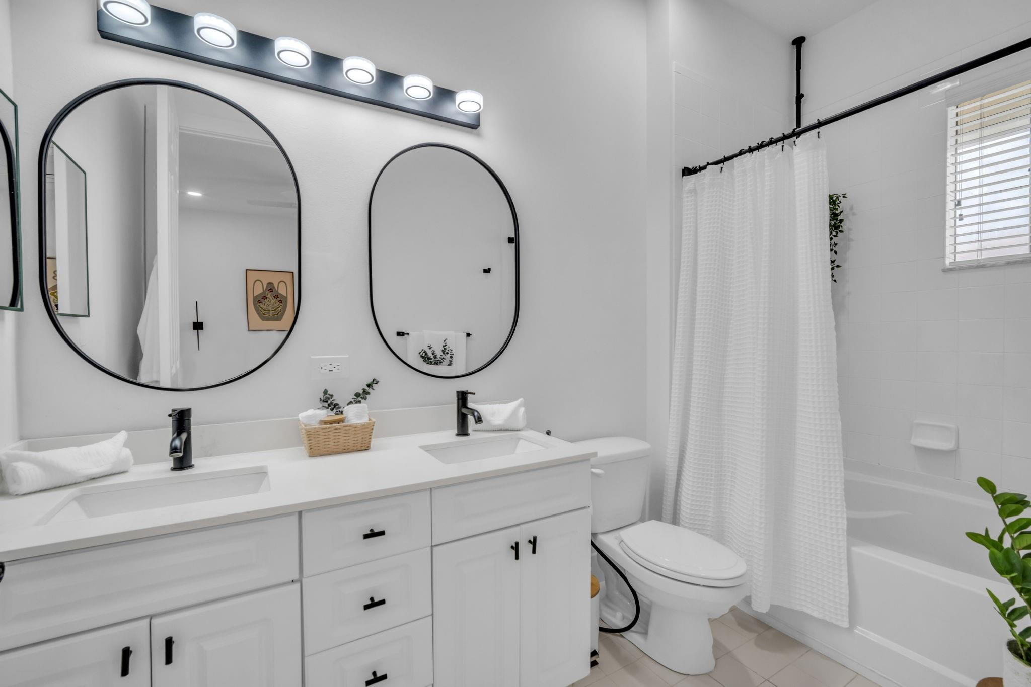 2420 Venetian Way 2420