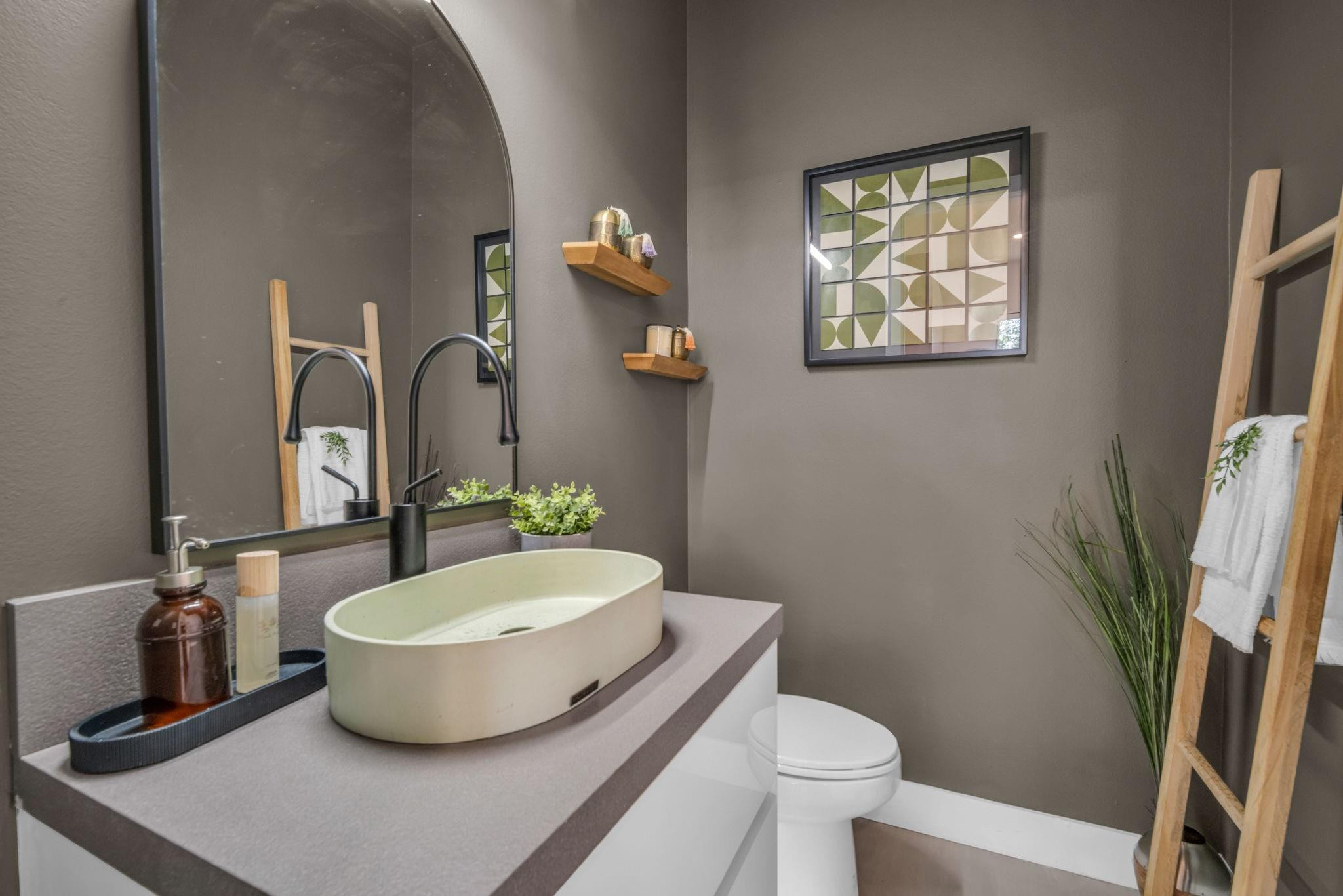 2420 Venetian Way 2420