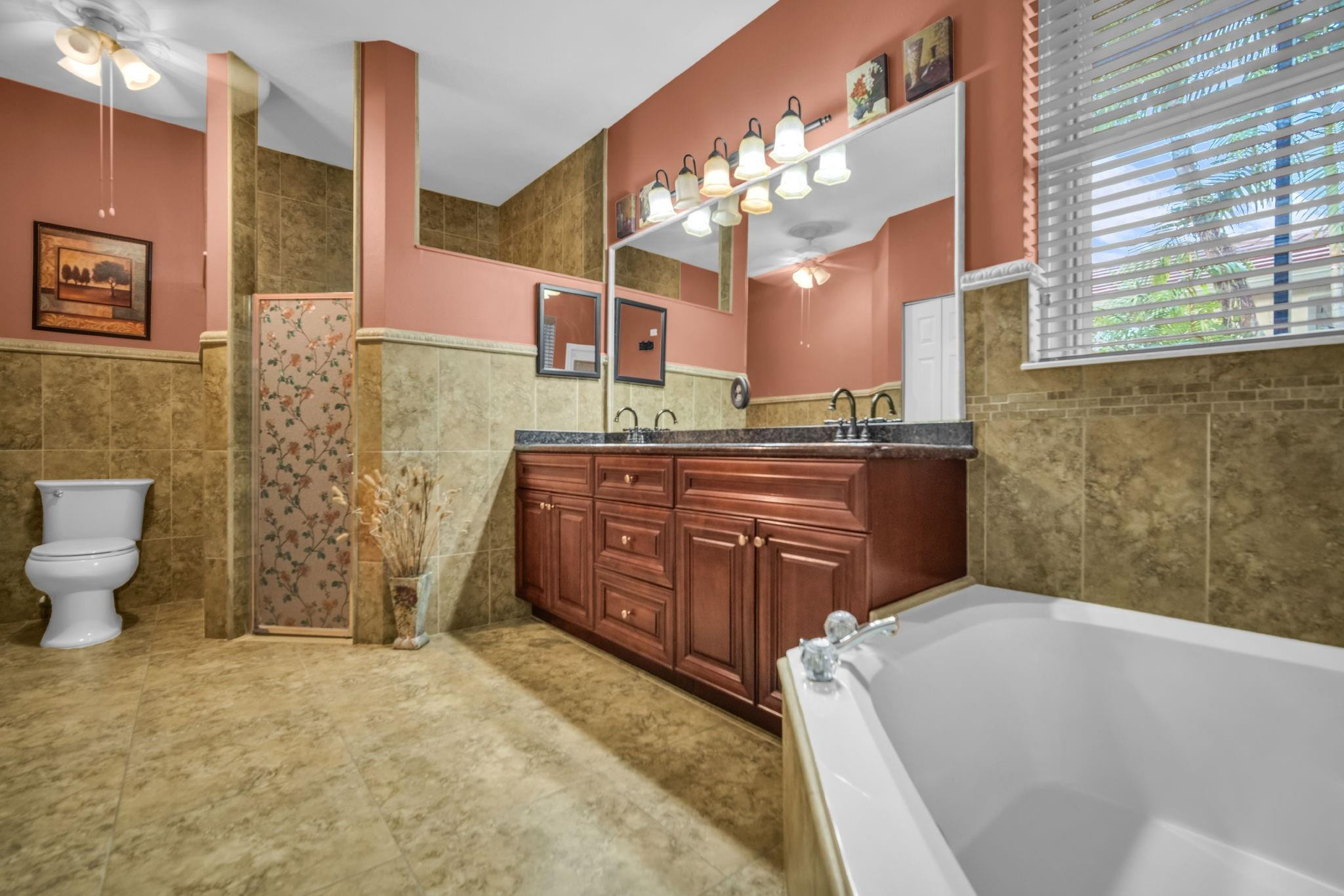 5523 NW 57th Ter
