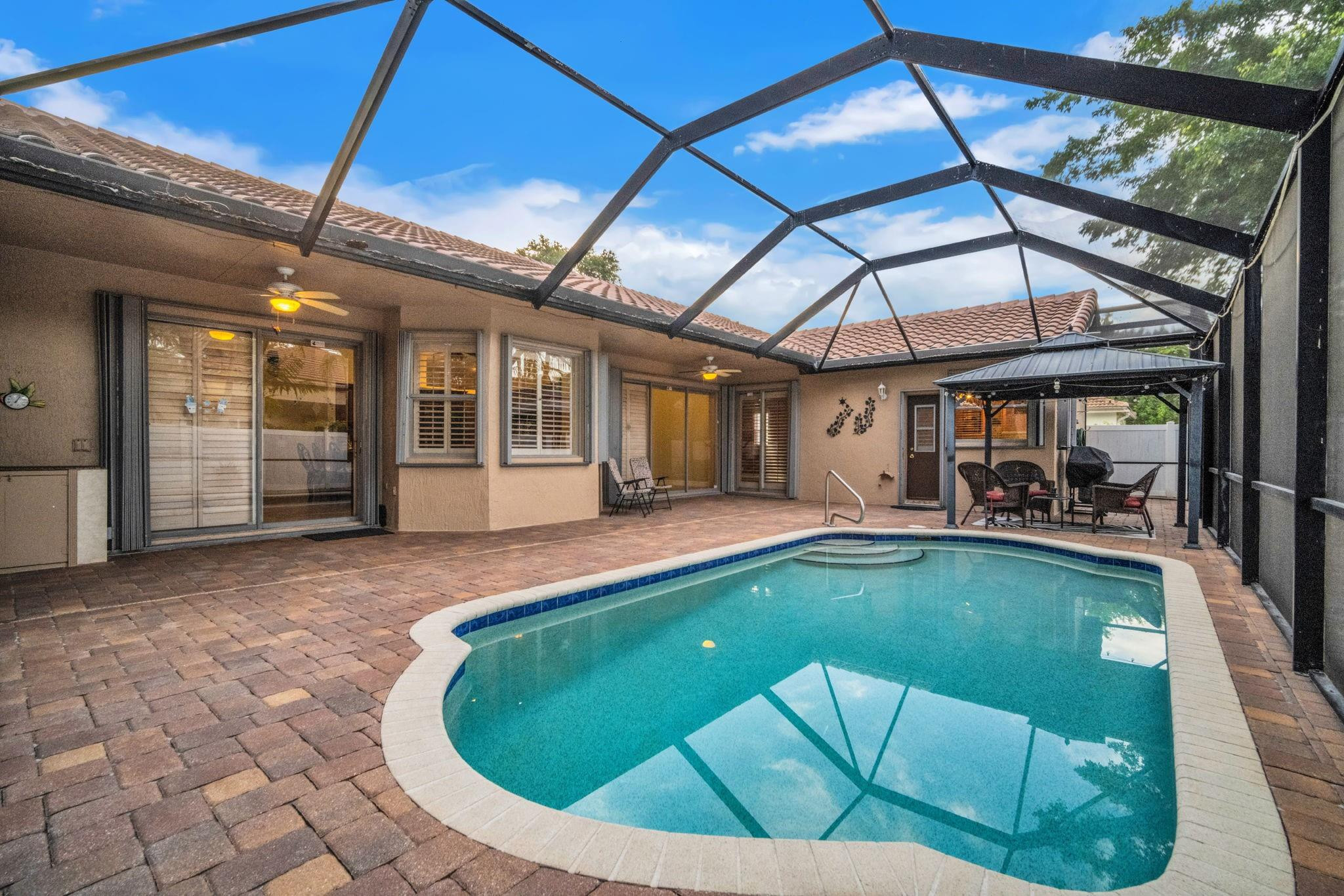 5523 NW 57th Ter