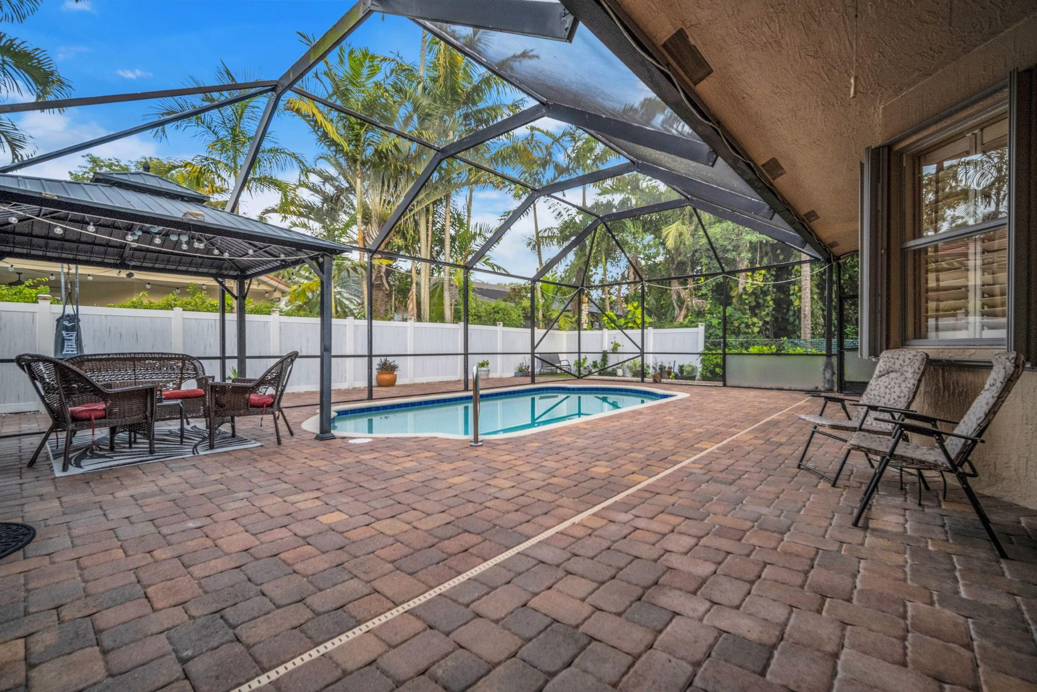 5523 NW 57th Ter