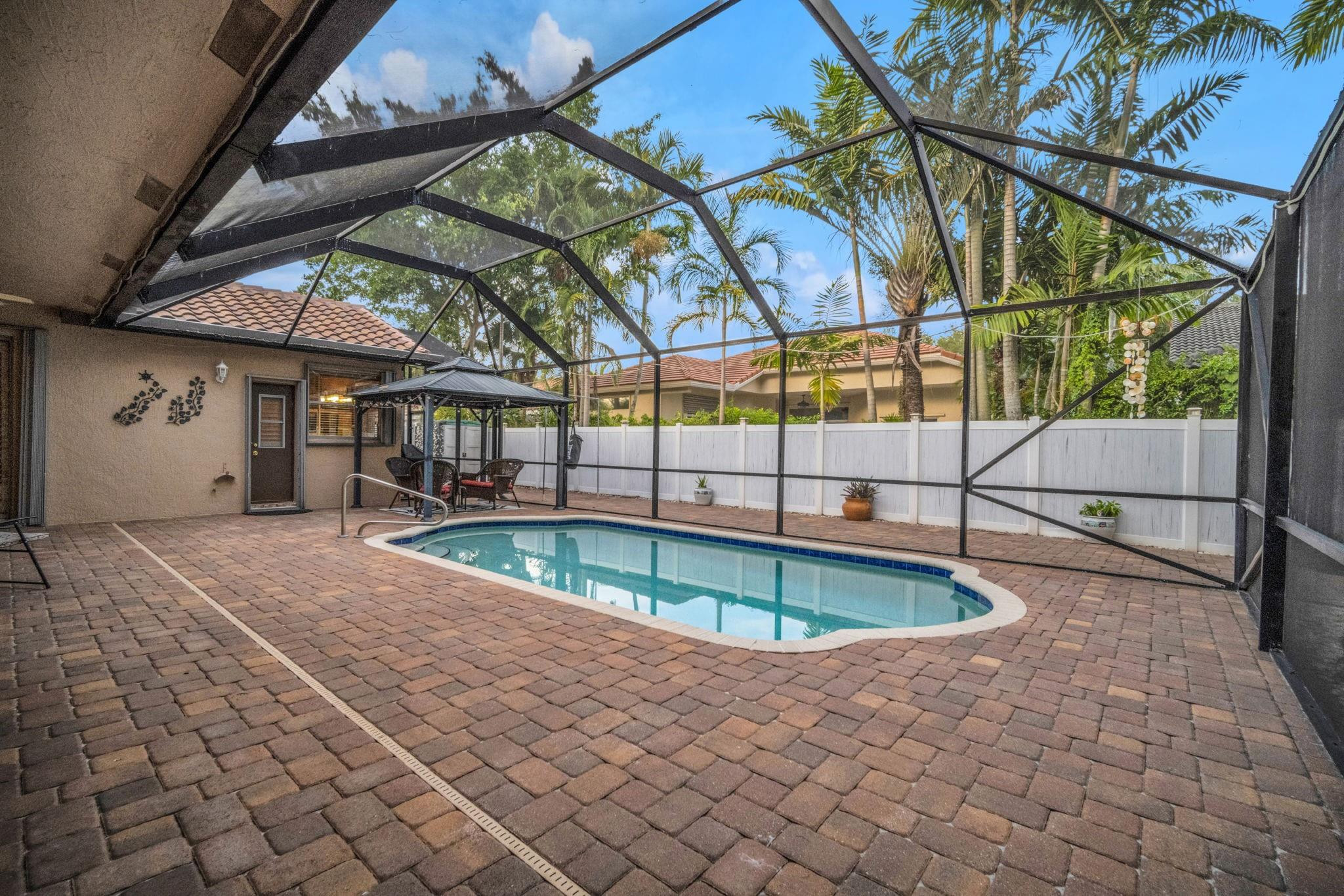 5523 NW 57th Ter