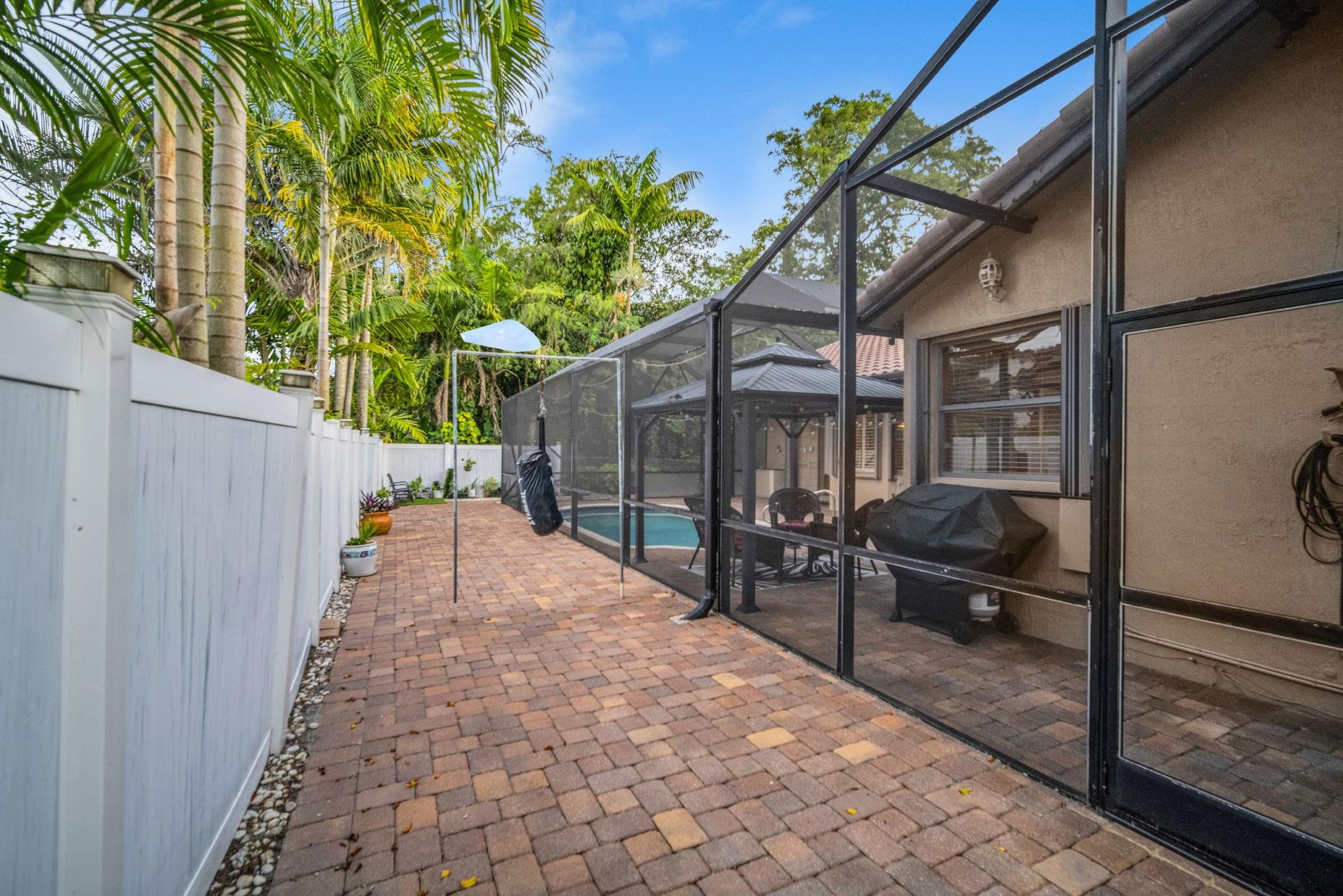 5523 NW 57th Ter