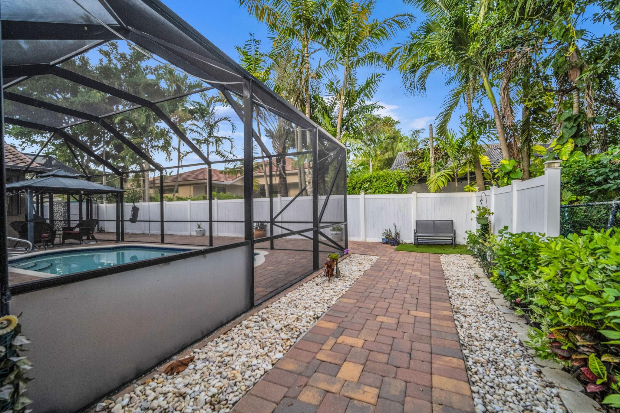 5523 NW 57th Ter