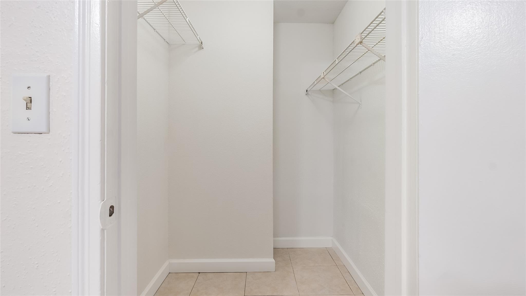 875 Riverside Dr 717