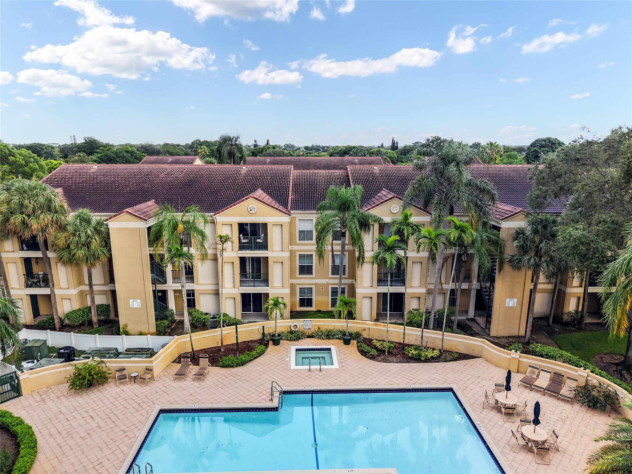 875 Riverside Dr 717