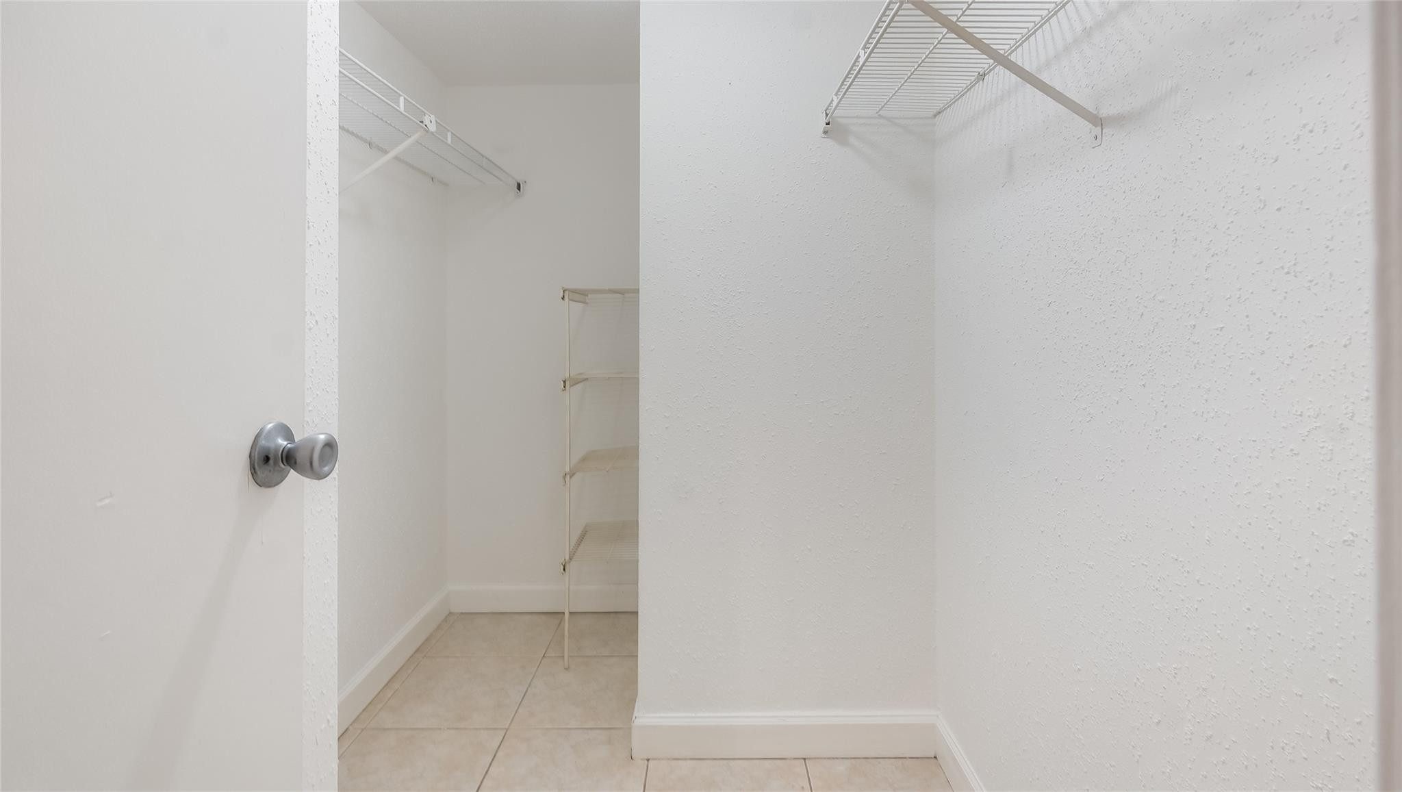 875 Riverside Dr 717