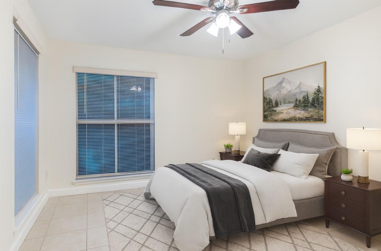 875 Riverside Dr 717