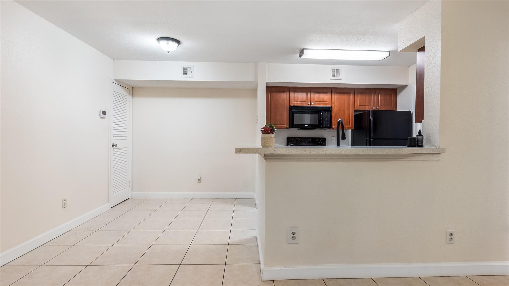 875 Riverside Dr 717