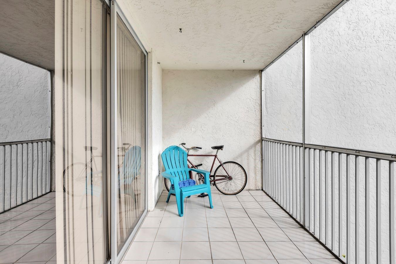 6850 Royal Palm Blvd 208