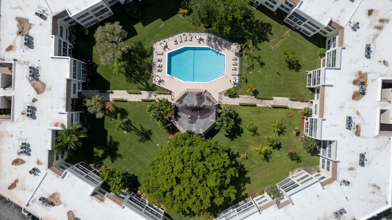 6850 Royal Palm Blvd 208