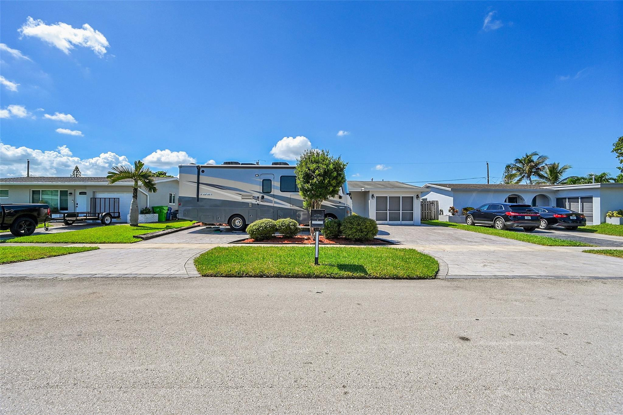 9060 NW 25th St