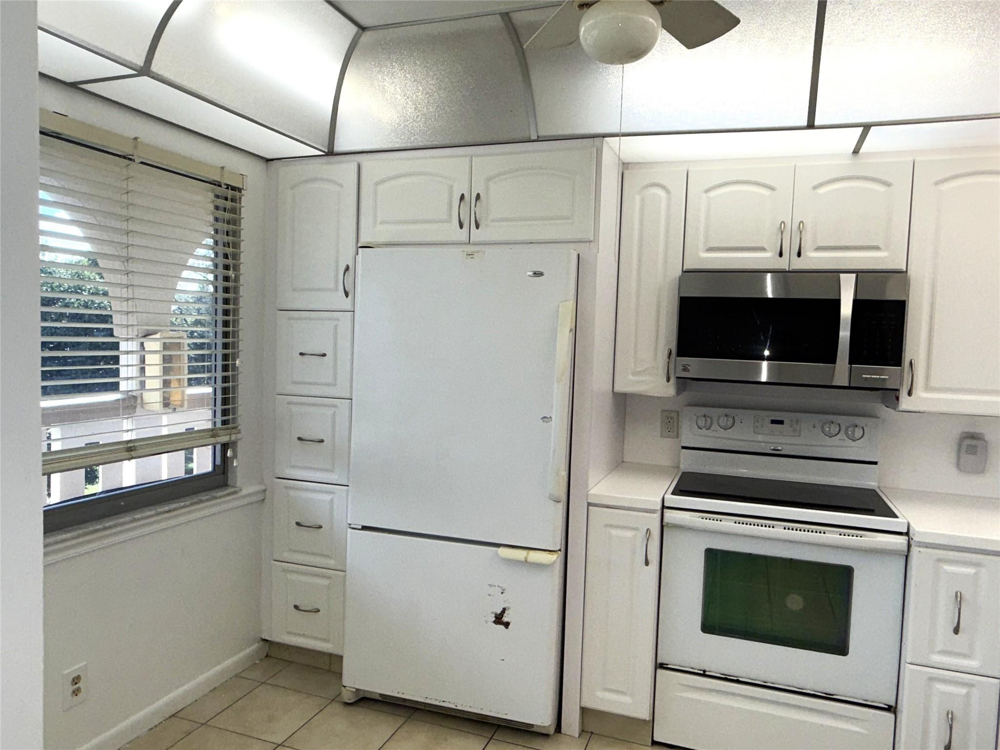 2403 Antigua Cir E4