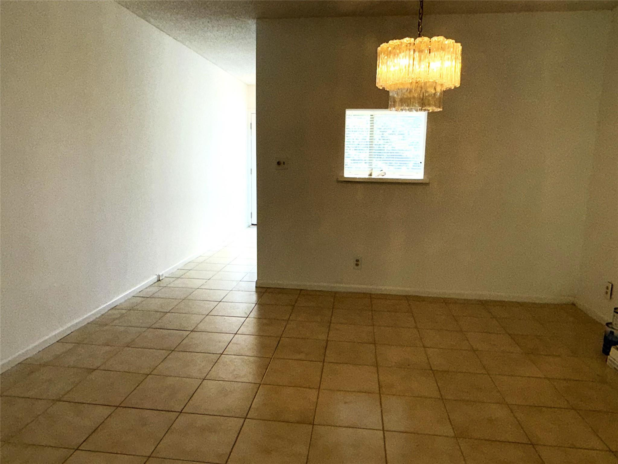 2403 Antigua Cir E4