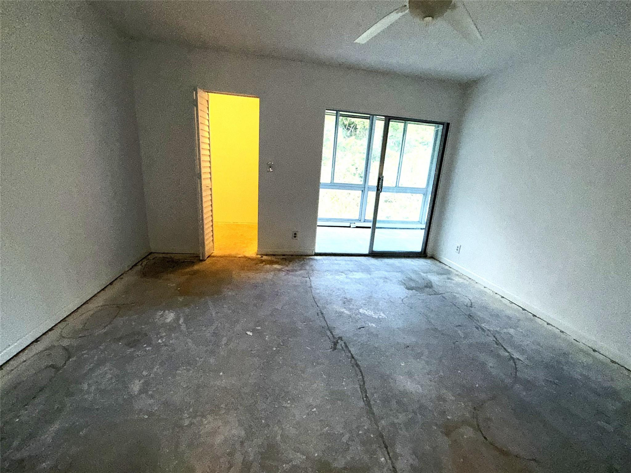 2403 Antigua Cir E4