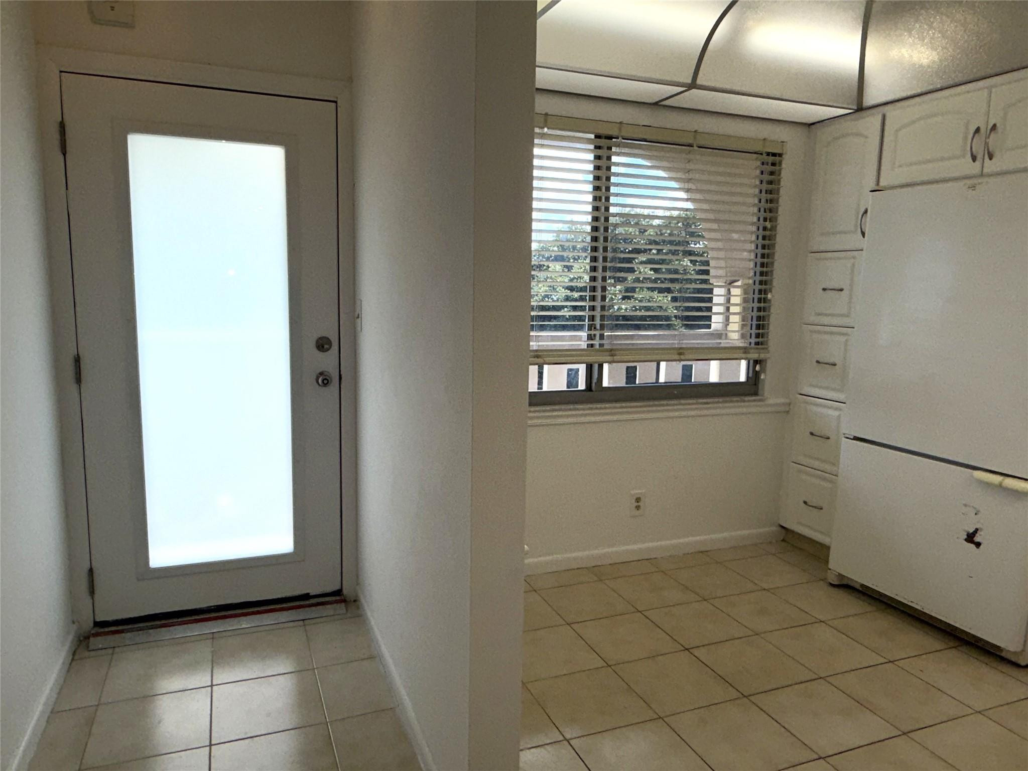 2403 Antigua Cir E4