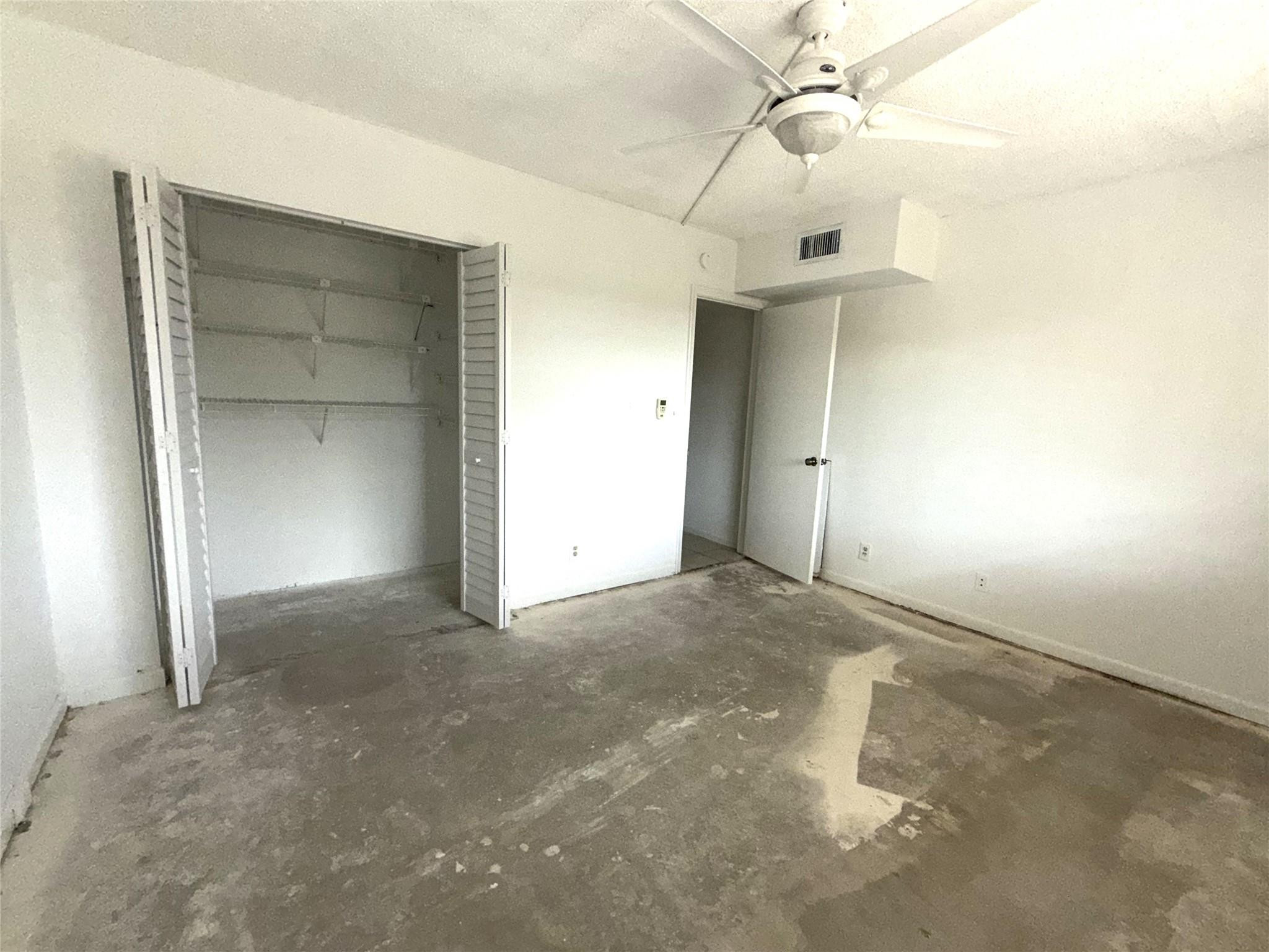 2403 Antigua Cir E4