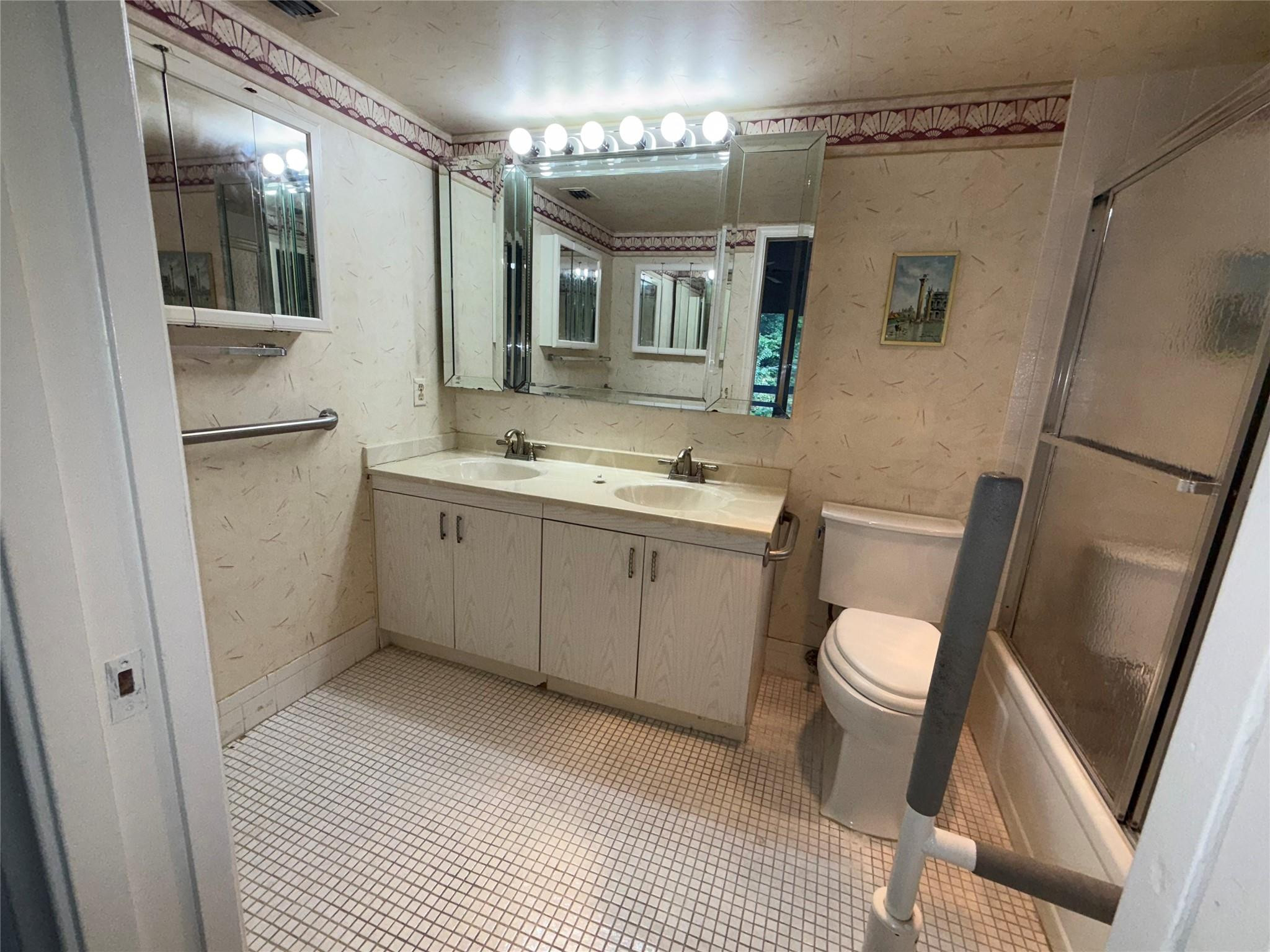 2403 Antigua Cir E4