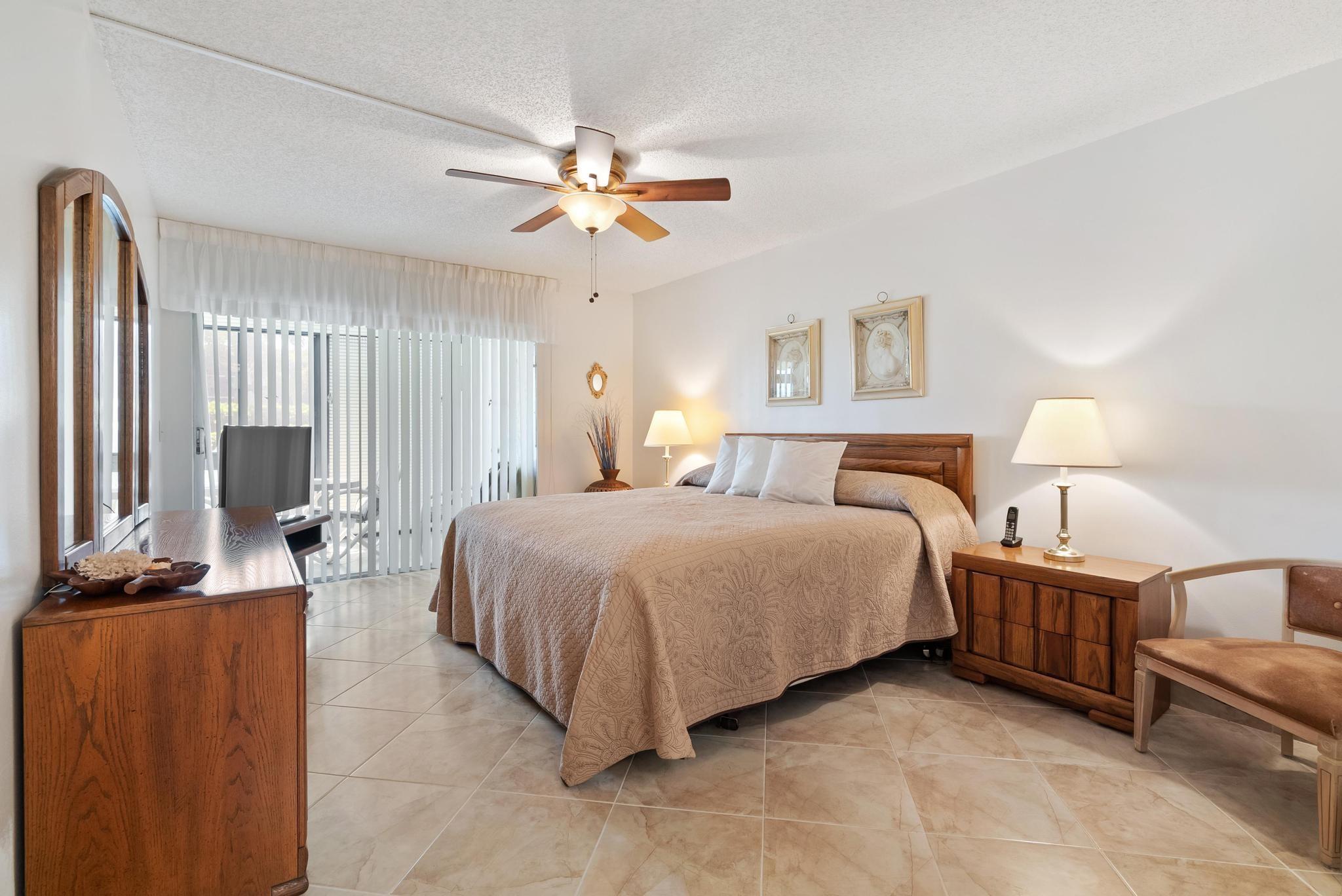 23385 Barwood Ln 102