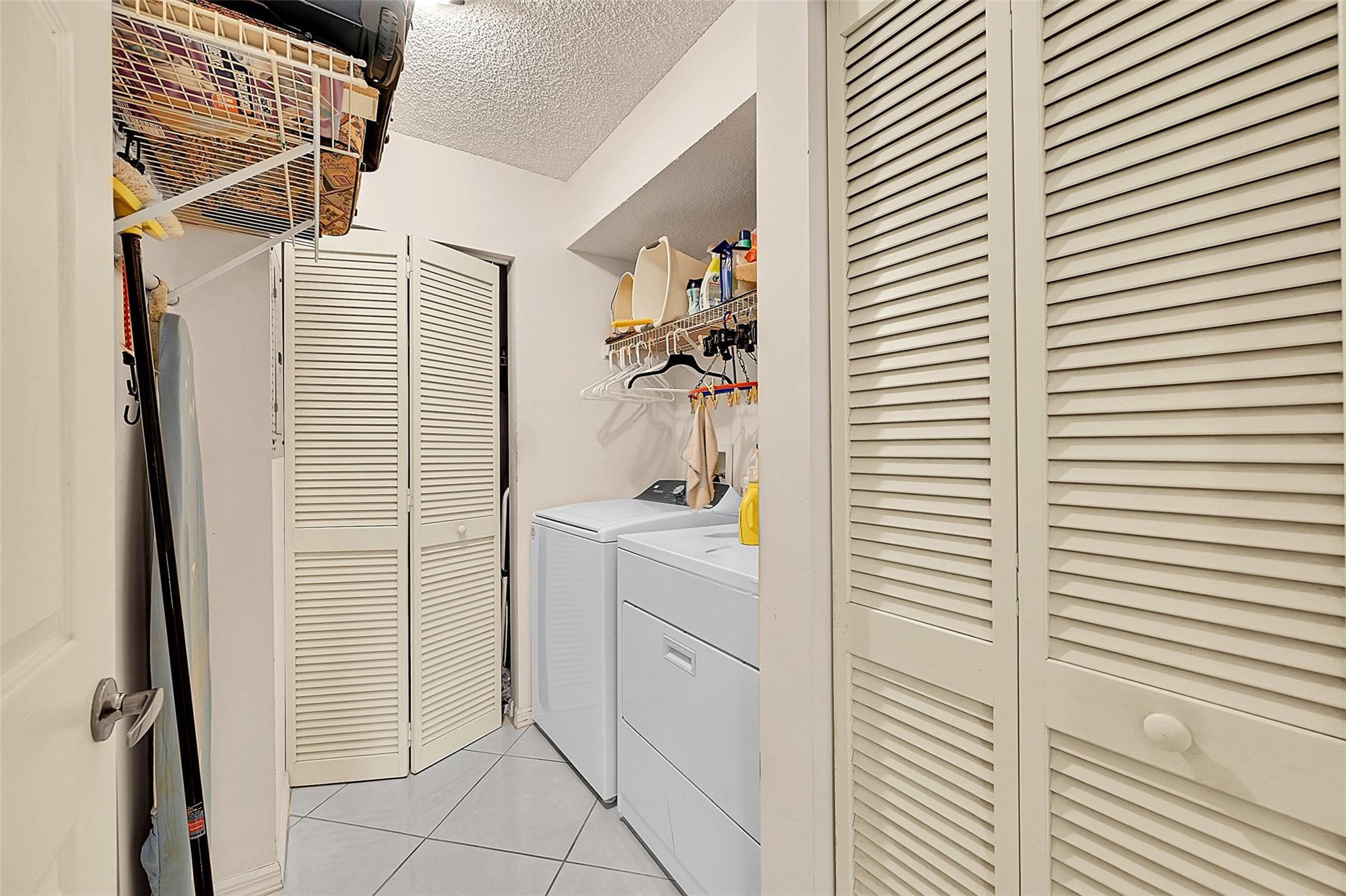 2541 N Nob Hill Rd 206