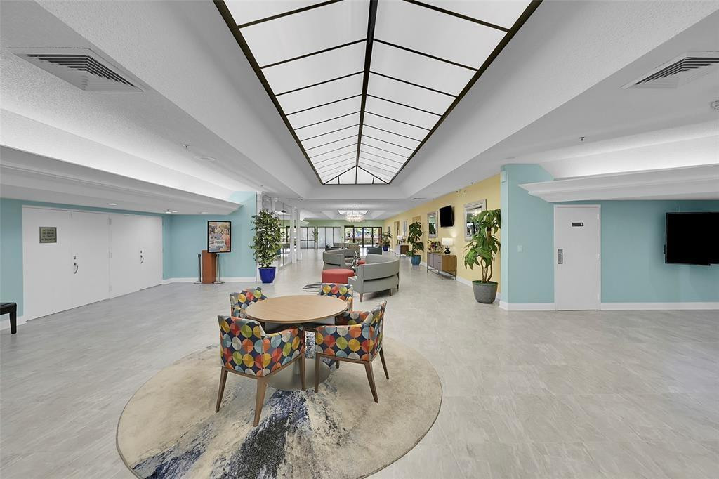 2541 N Nob Hill Rd 206