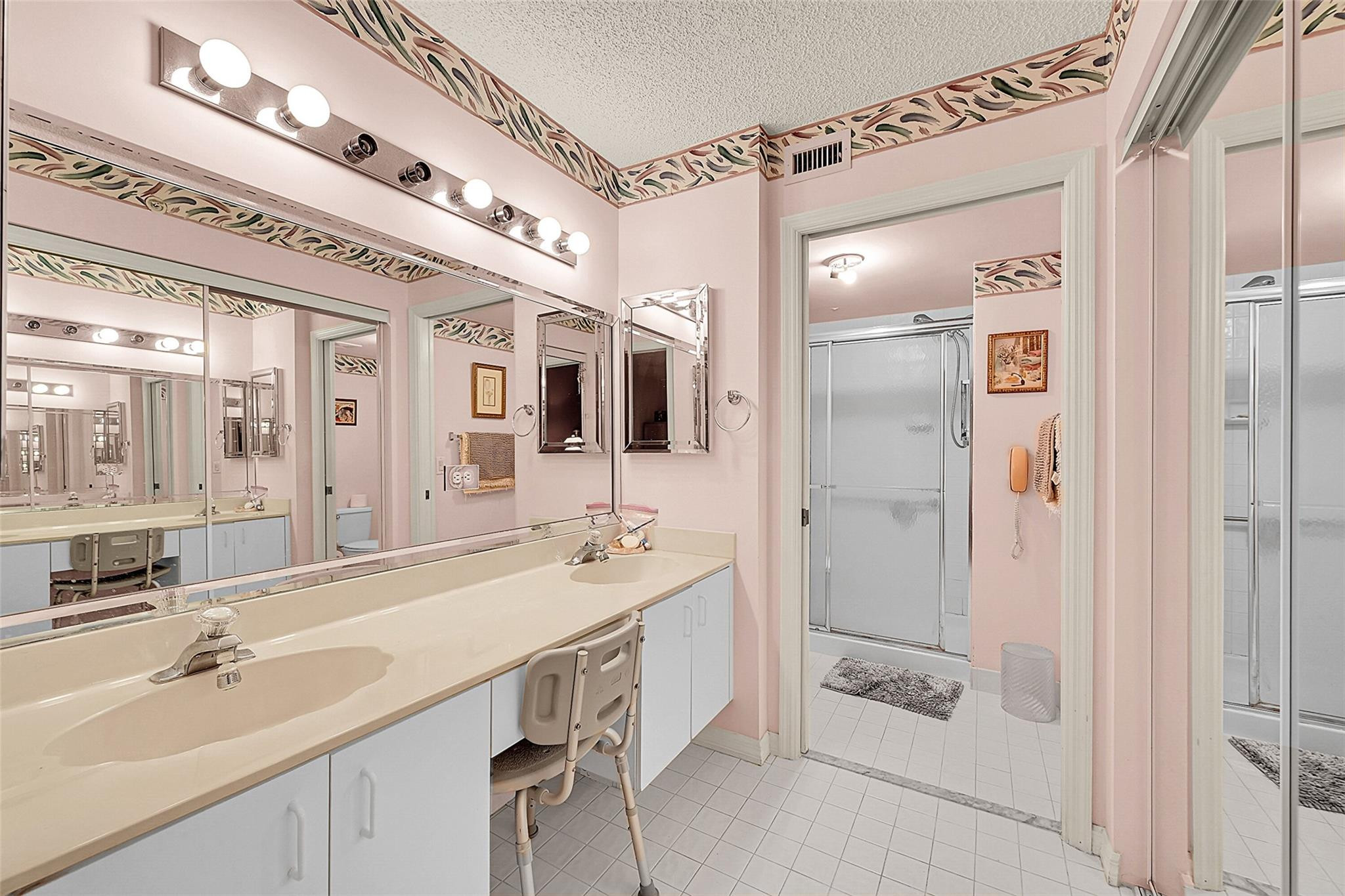 2541 N Nob Hill Rd 206