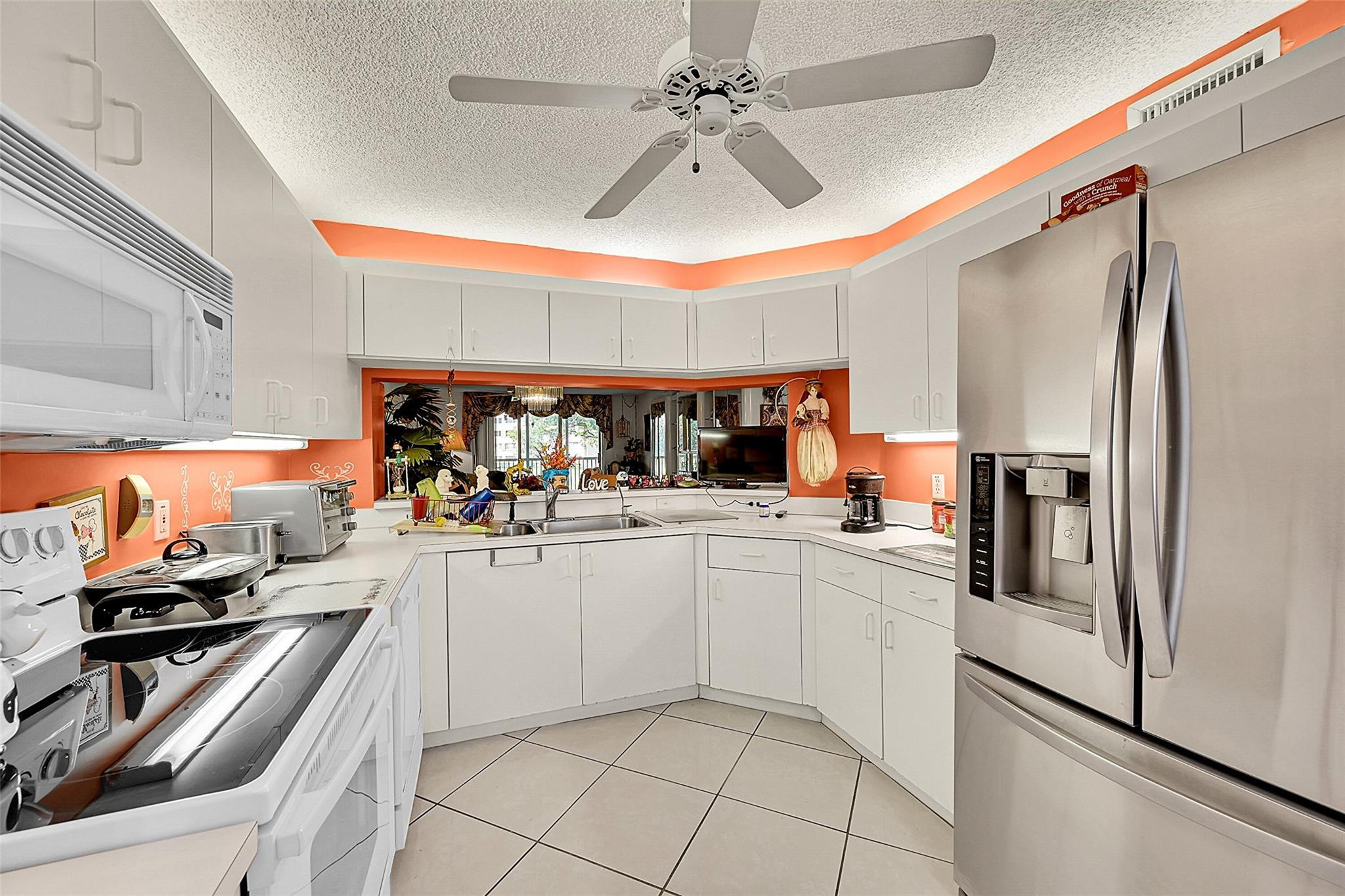 2541 N Nob Hill Rd 206