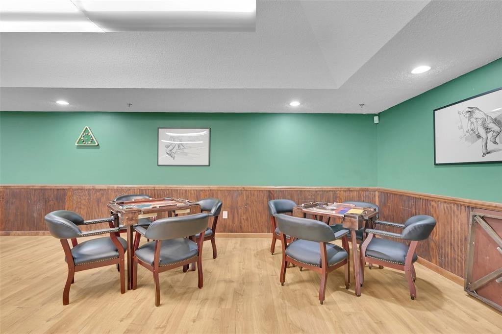 2541 N Nob Hill Rd 206