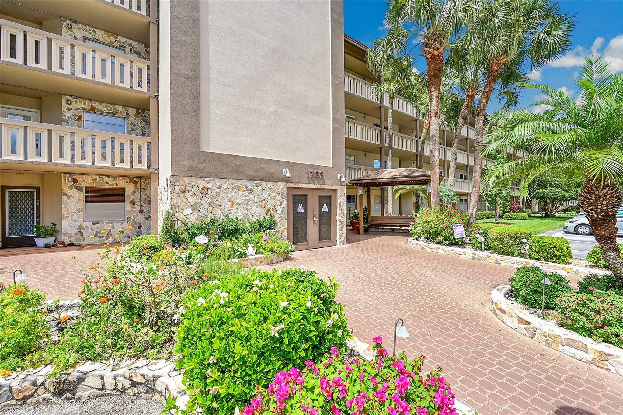 1703 Andros Isle L1