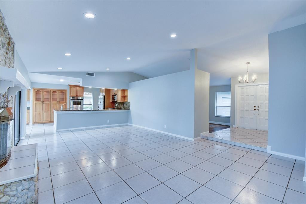637 NW 100 Lane