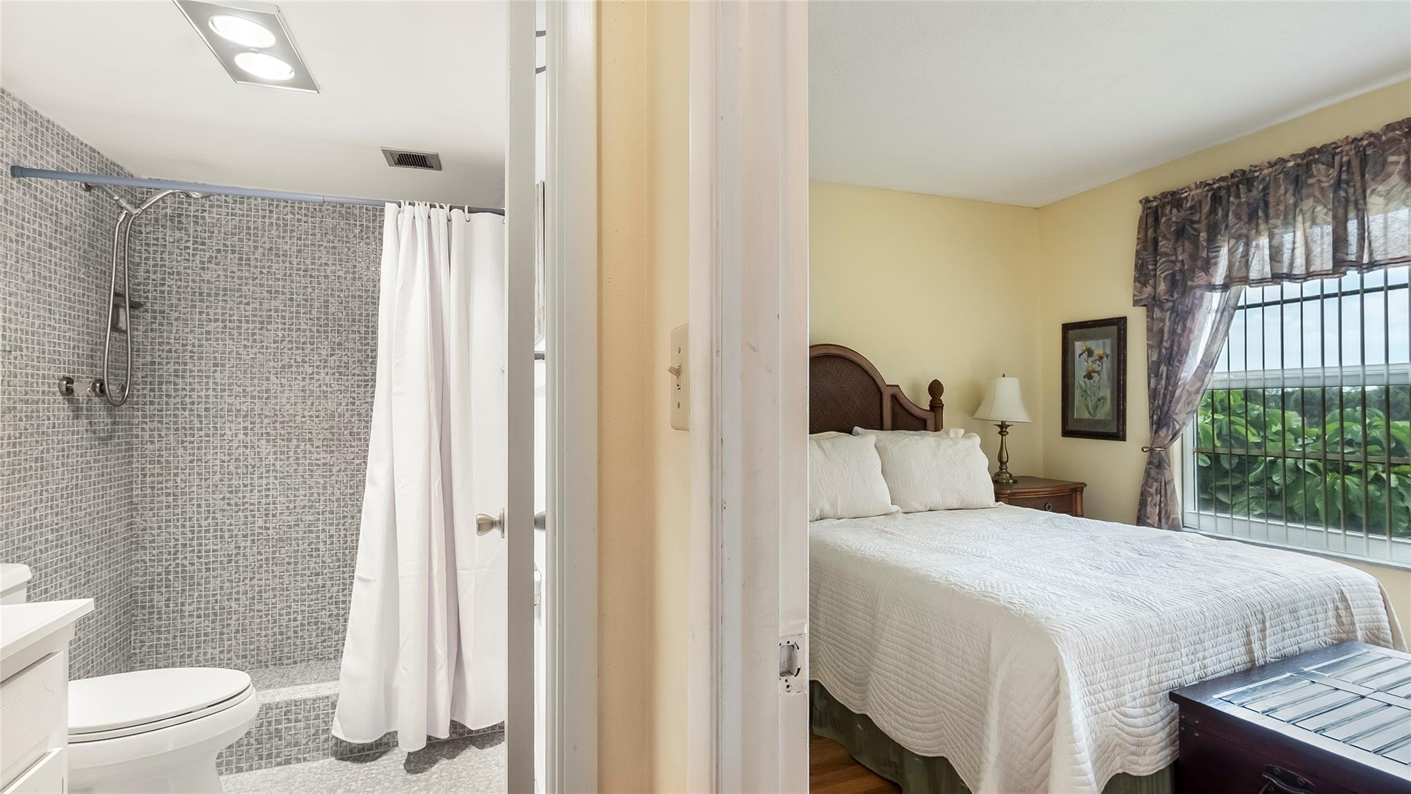 2950 N Palm Aire Dr 206