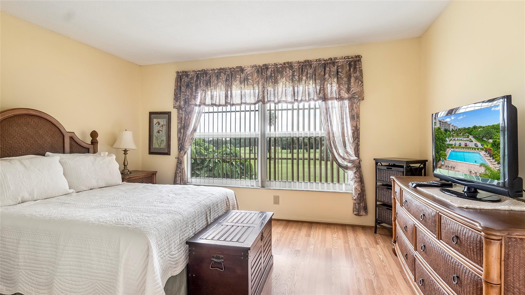 2950 N Palm Aire Dr 206