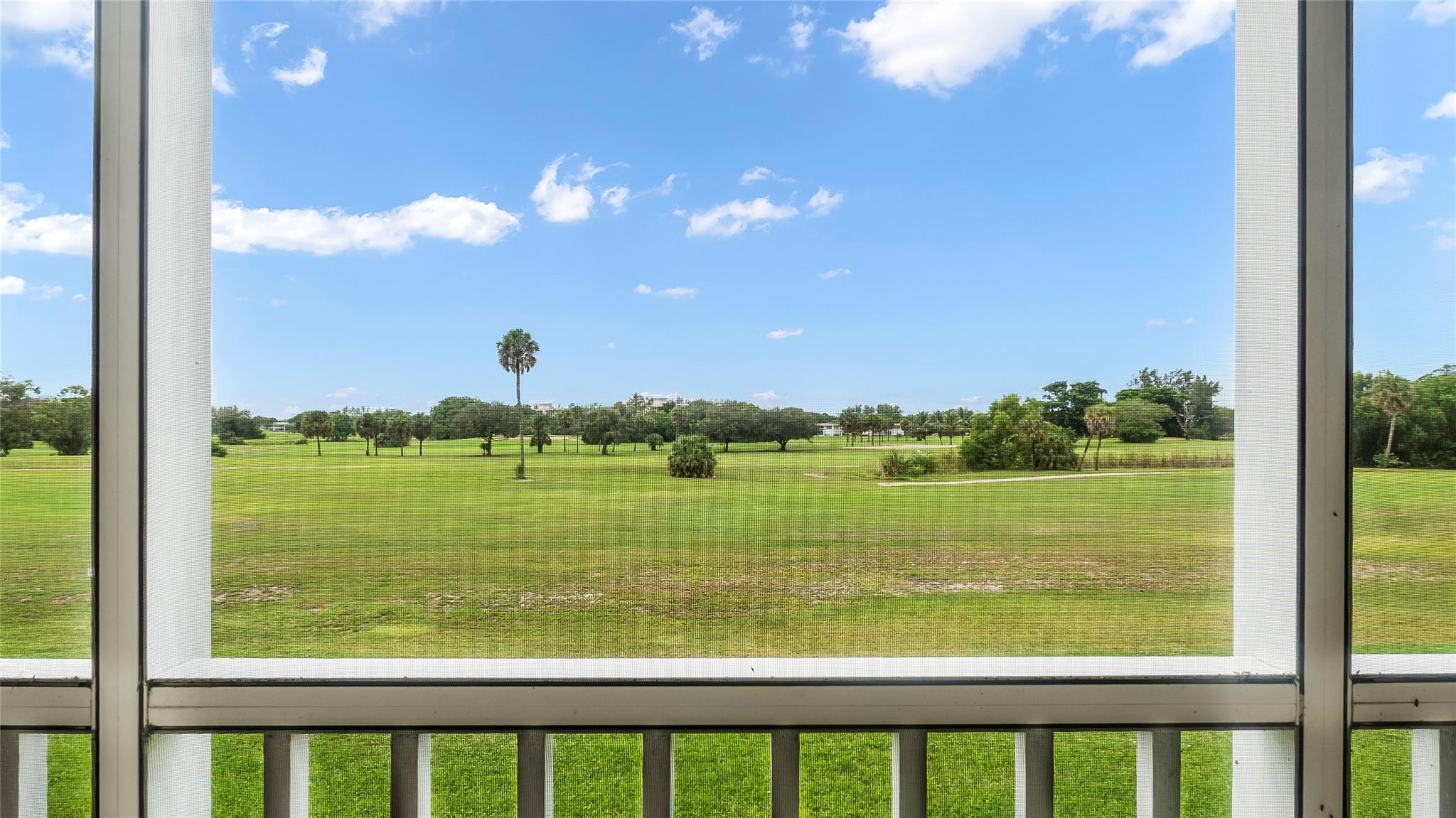 2950 N Palm Aire Dr 206