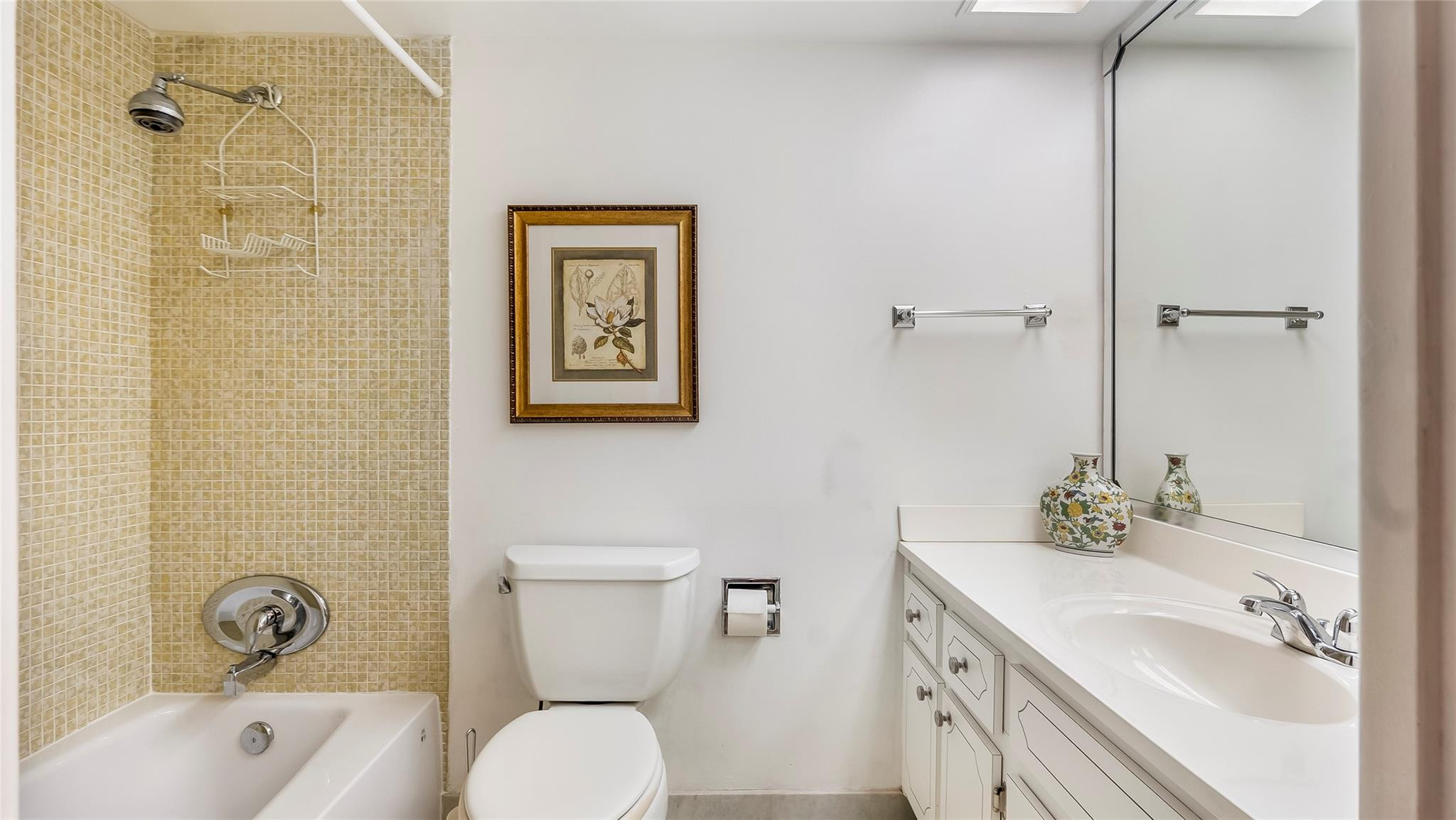 2950 N Palm Aire Dr 206